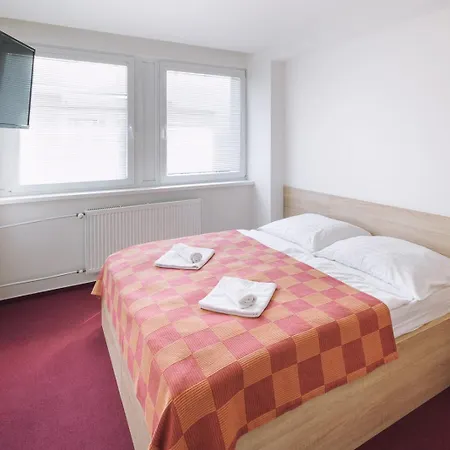 Druzba Szálloda Lipótszentmiklós